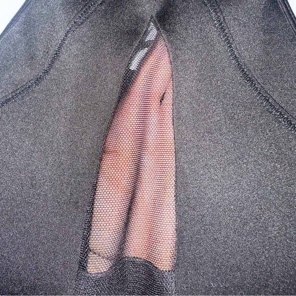 Black High Neckline Mesh Insert Sports Bra, size XS - Picture 4 of 12